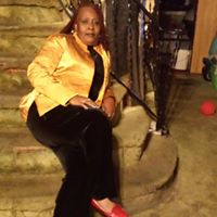 Debbie Lindsay Photo 17
