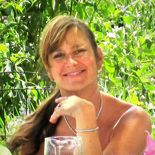 Lois Lewis Photo 42