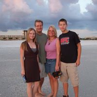 Holly Yoders Photo 3