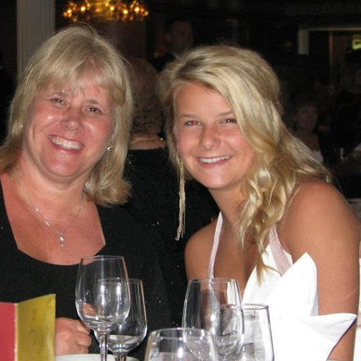Terri Dalton Photo 30