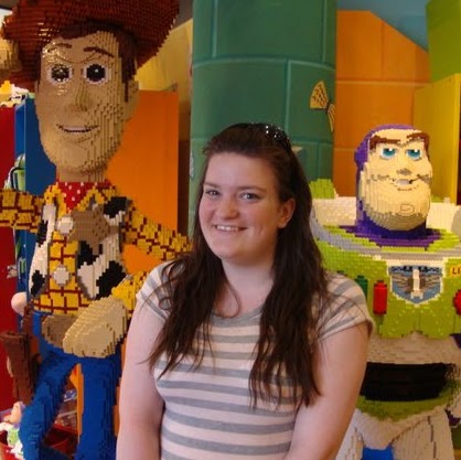 Claire Blackburn Photo 6