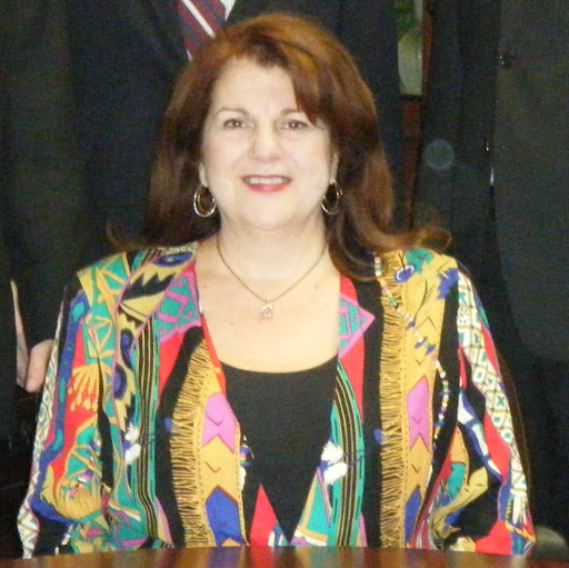 Christine Hall Photo 14