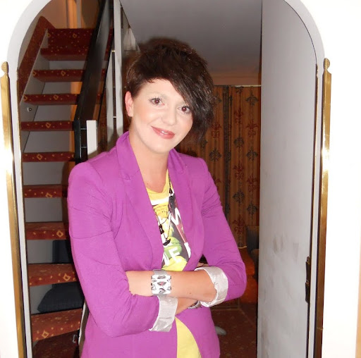 Catherine Bell Photo 9