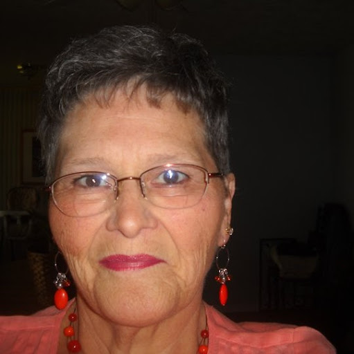 Linda Bruce Photo 21