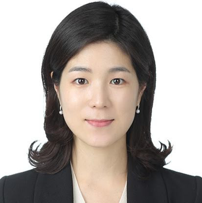 Angela Choi Photo 32