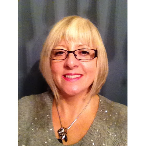 Jane Bailey Photo 6