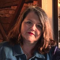 Lisa Stapleton Photo 35