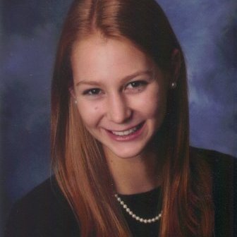 Elizabeth Larson Photo 27