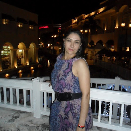 Erika Salcido Photo 17