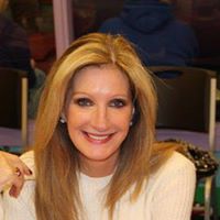 Anna Gray Photo 15