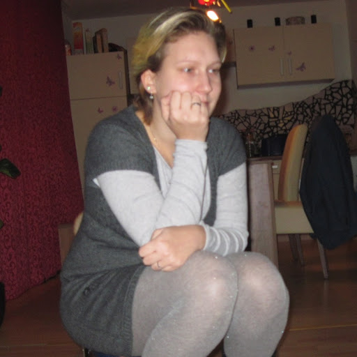 Jennifer Peake Photo 26