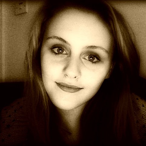 Leah Harvey Photo 11