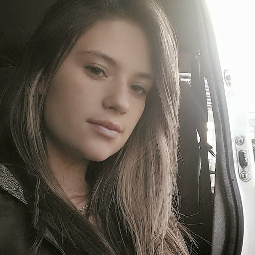 Alejandra Galvis Photo 4