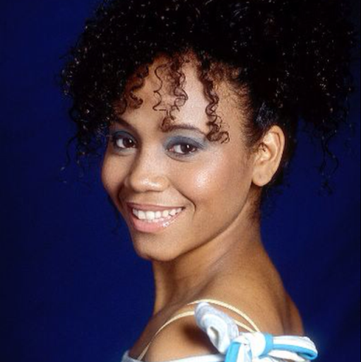Linette Santiago Photo 11