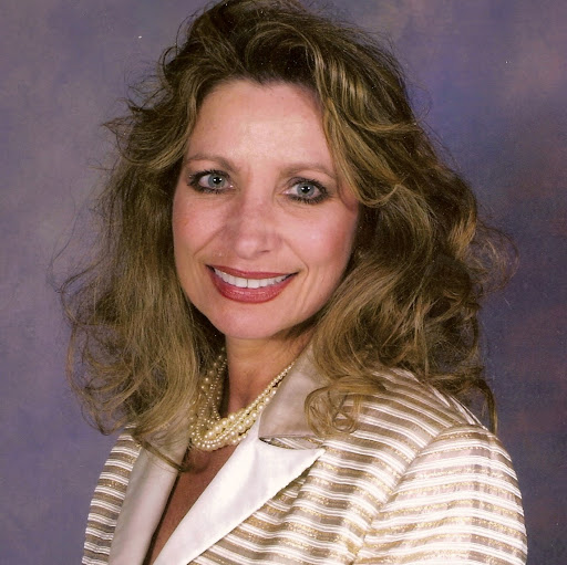 Adrienne Wells Photo 25