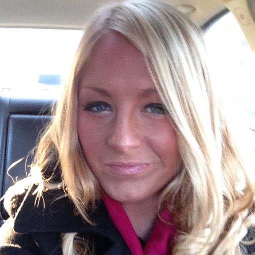 Laura Grimes Photo 22