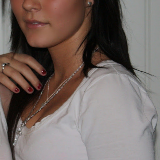 Andrea Larsen Photo 41