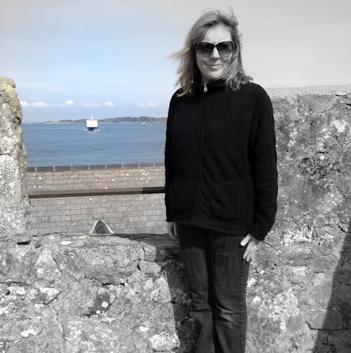 Angie Griffiths Photo 28