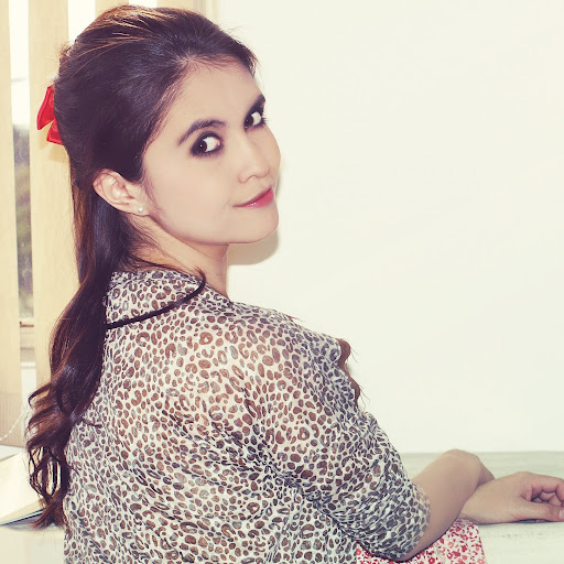 Laura Torres Photo 26