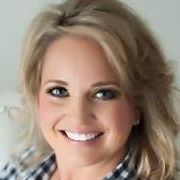 Angie Reynolds Photo 36
