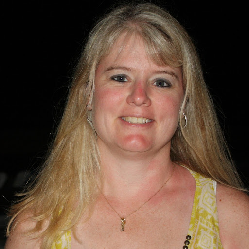 Suzanne Hardy Photo 34