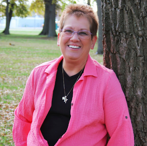 Darlene Gregory Photo 34