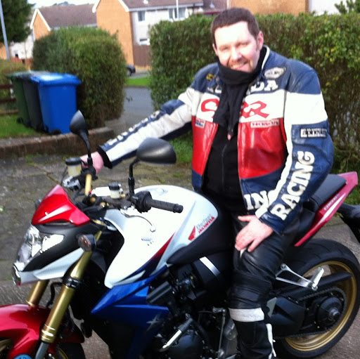 Raymond Stevenson Photo 22