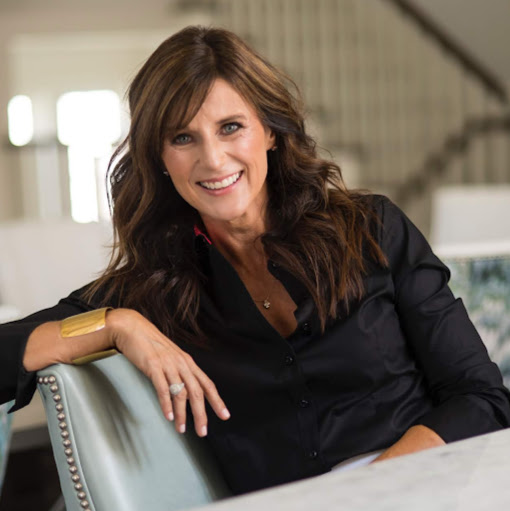 Michele Bailey Photo 26