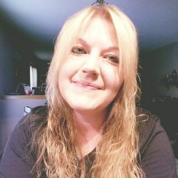 Elizabeth Corley Photo 21
