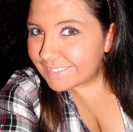 Amanda Young Photo 18