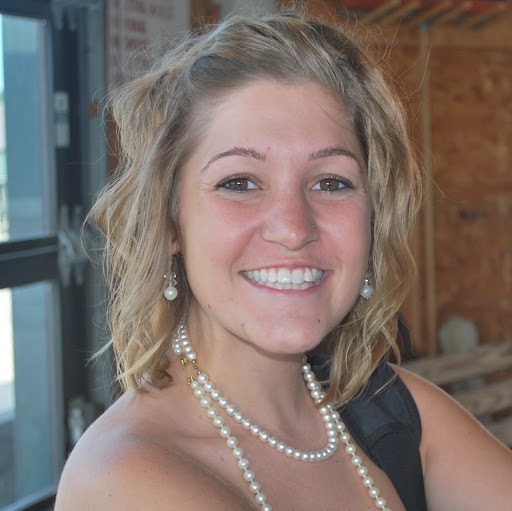 Holly Eaton Photo 17