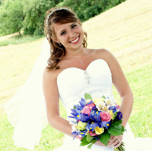 Holly Plumb Photo 3
