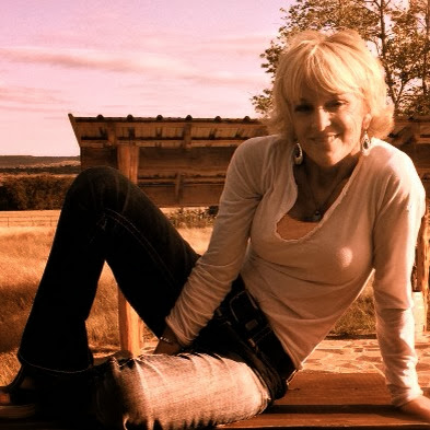 Kelly French Photo 34