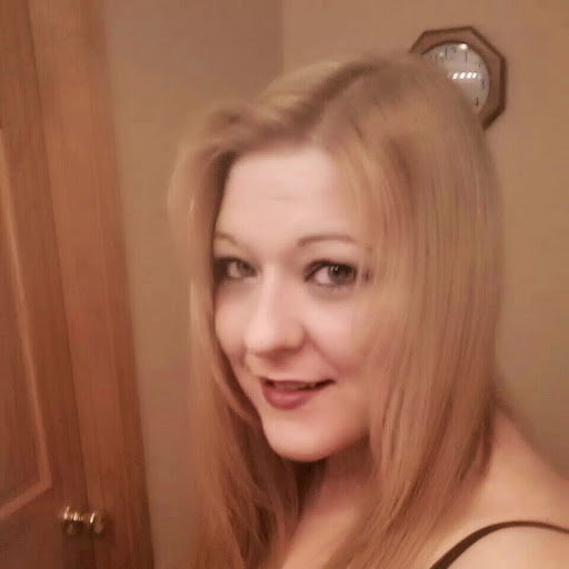 Lisa Dill Photo 20
