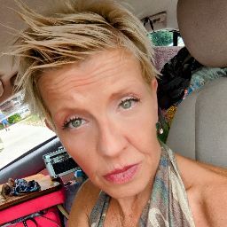 Lori Christian Photo 10