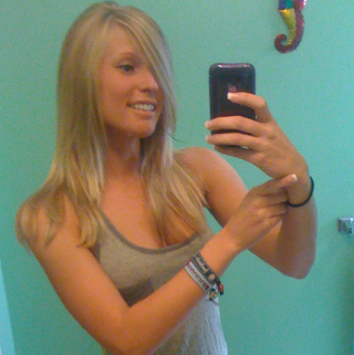 Melissa Hughes Photo 27
