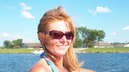 Julie Chamberlain Photo 17