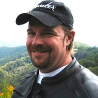 Lance Larsen Photo 34
