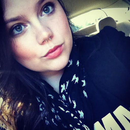 Allison Buckley Photo 14