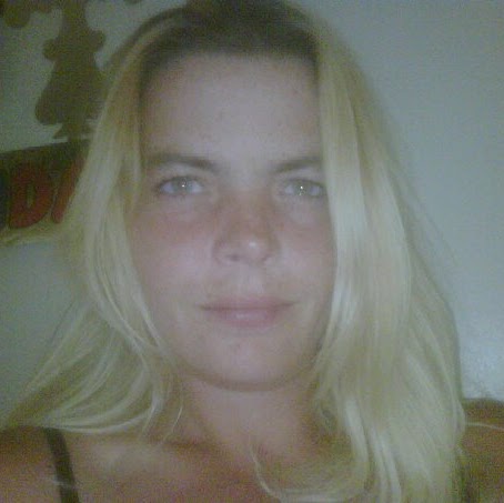 Elizabeth Collier Photo 16