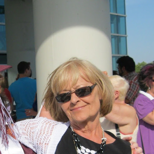 Victoria Graves Photo 7