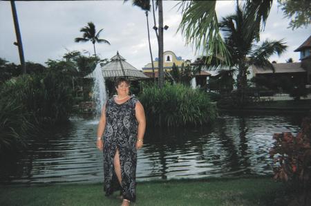 Shelley Hopkins Photo 7