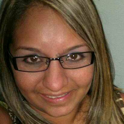 Jennifer Castaneda Photo 38