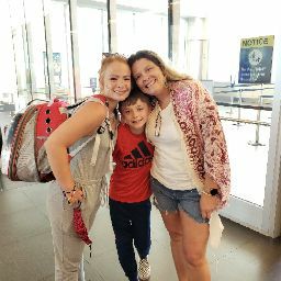 Michelle Robbins Photo 22