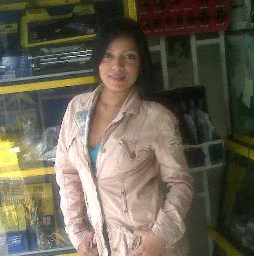 Jennifer Robles Photo 6