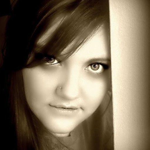 Julie Anderson Photo 31