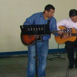 Cesar Palacio Photo 14