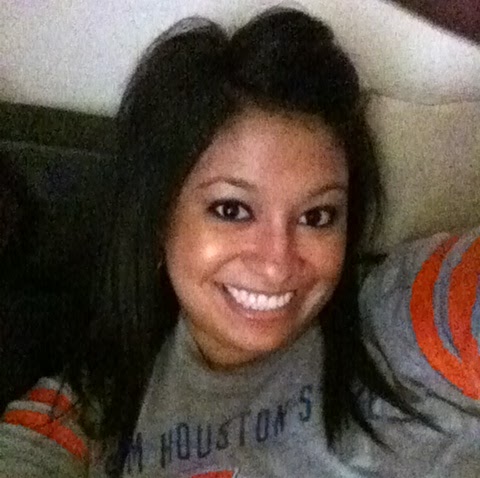 Victoria Martinez Photo 7