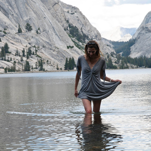 Sarah Thompson Photo 32