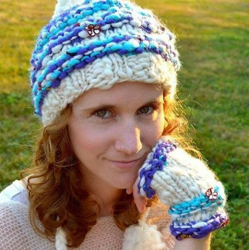 Laura Small Photo 34